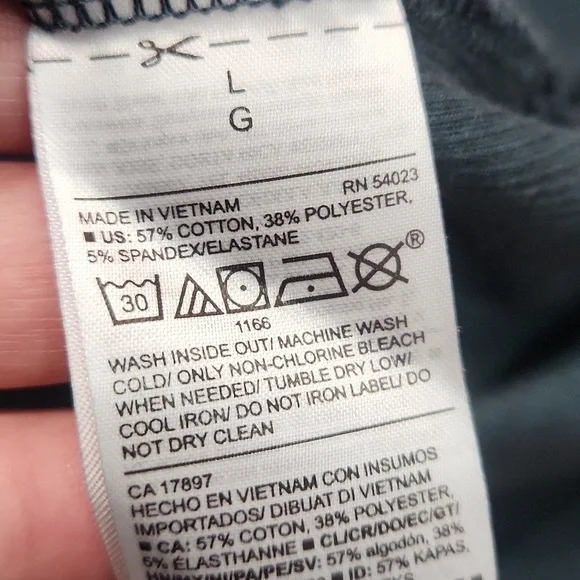 Old Navy Slim Fit Basic Fitted Scoopneck Shirt - Picture 4 of 4